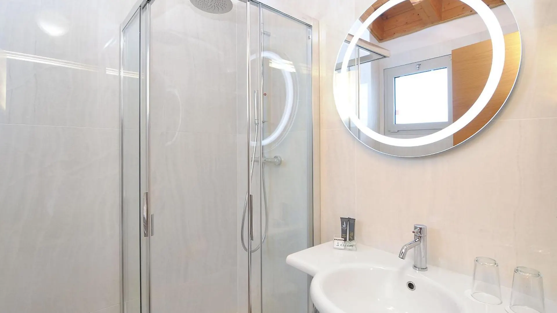 Hotel Cleofe Caorle 3*,  Italy