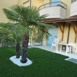 Elisa Piano Terra Con Giardino E Posto Incluso Caorle